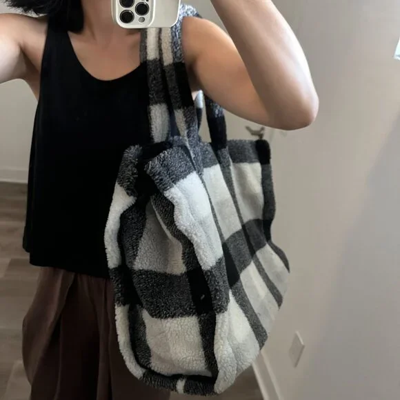 Stand Studio Lola Check Faux Fur Shearling Big Tote Shoulder Bag - Picture 5 of 16